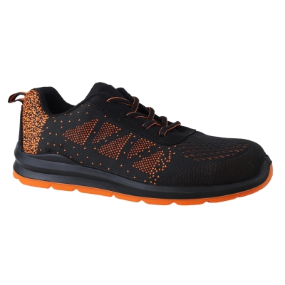 SPORT SHOES