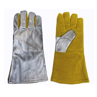 Crafted for the intense demands of welding, these heavy-duty leather gloves provide superior heat resistance and durability. The integrated reinforced palm offers critical extra protection against abrasion and heat in a high-wear area, significantly exten
