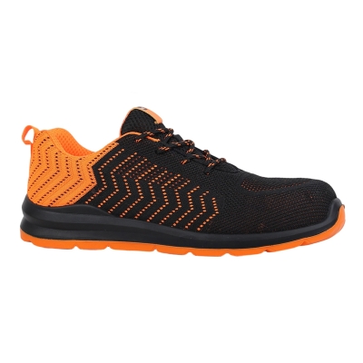 SPORT SHOES